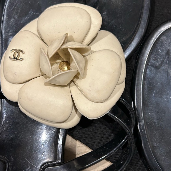 Authentic Chanel jelly sandals - Picture 3 of 5